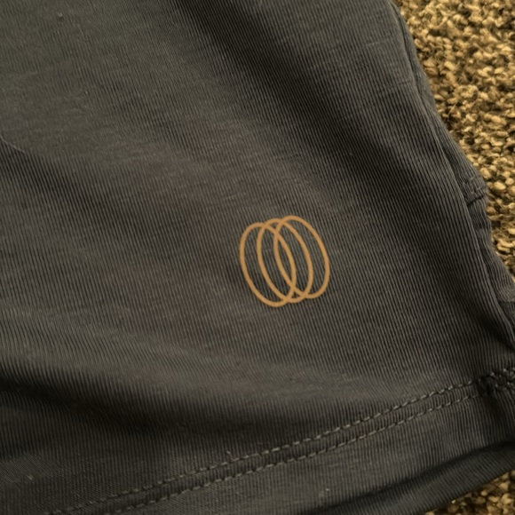 Dark blue muscle tank crop - Picture 2 of 3